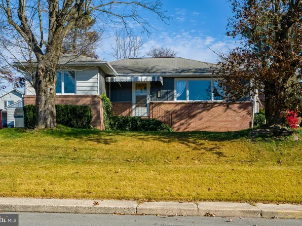 96 Spruce St, Ephrata, PA 17522