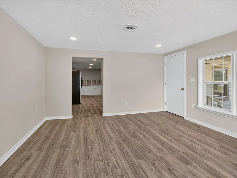5110 FM 1765 — Photo 8
