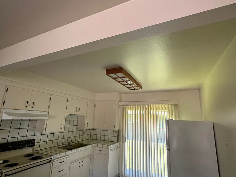 Hutchins 623 S — Photo 6