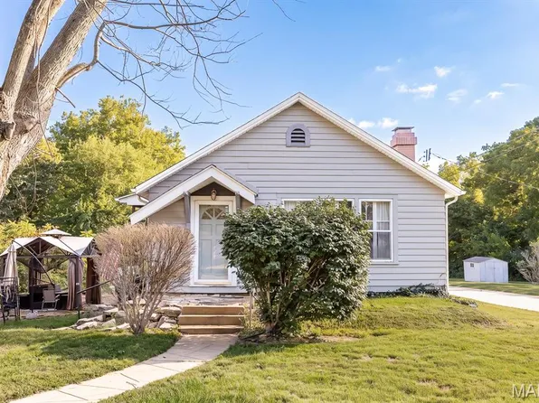 9958 South Rd, Fairview Heights, IL 62208