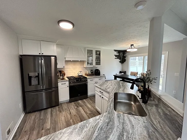 1197 N Yorkshire Dr — Photo 4