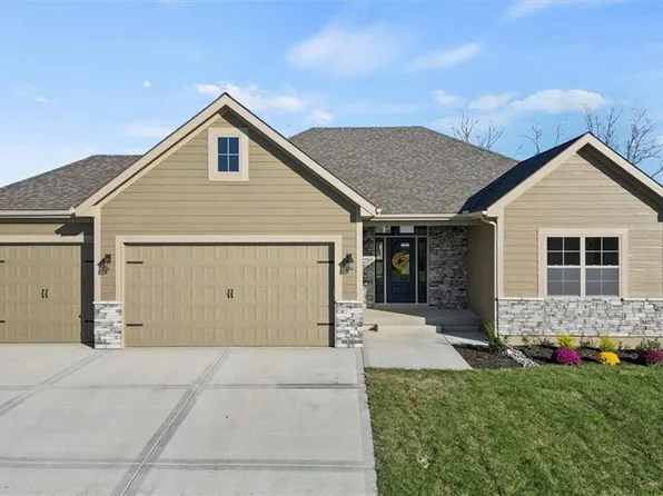 2105 Crooked Creek Dr, Kearney, MO 64060