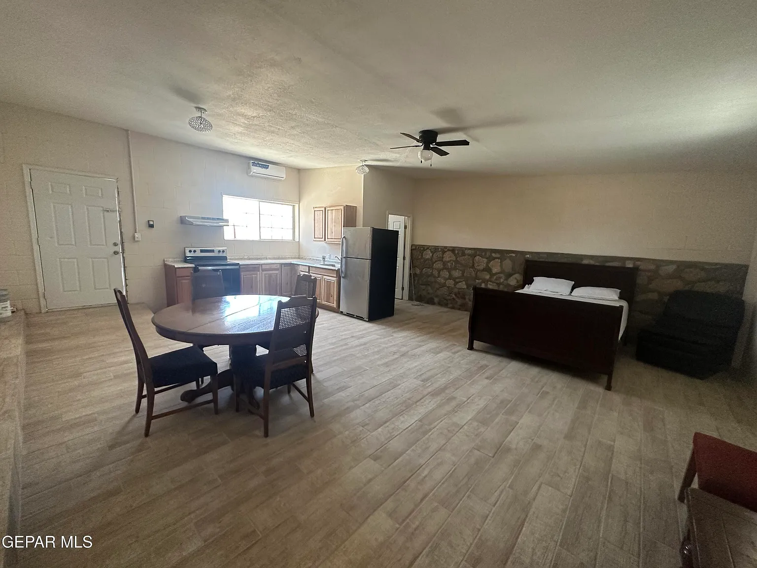 1 bed, 1.0 bath, 450 sqft, $850 — Photo 4