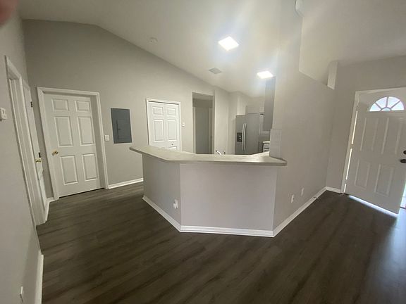 4th image of 726 Grand Hwy