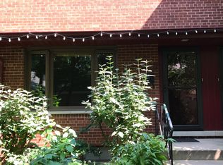 1227 1/2 Isabella St, Evanston, IL 60201