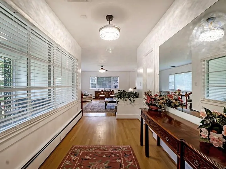 300 Edgedale Dr — Photo 9