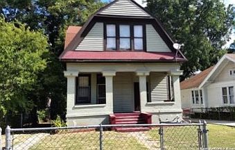 1st image of 131 Glenwood Ct