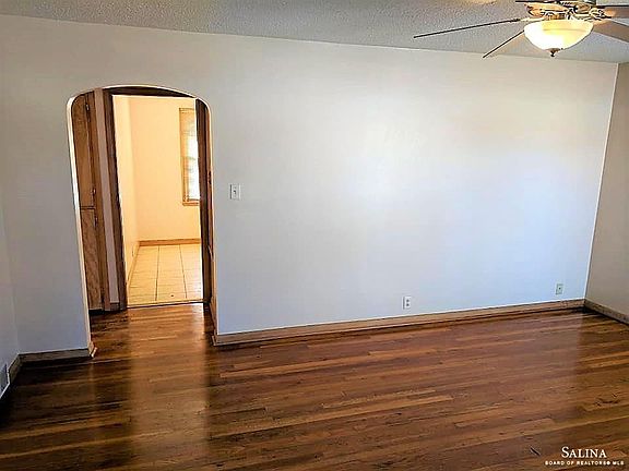 4th image of 718 Martin Ave