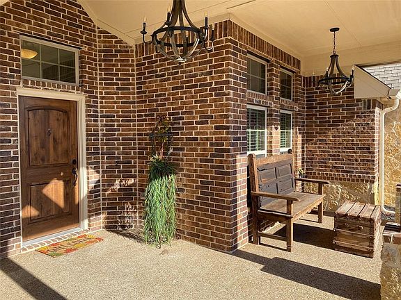 4th image of 310 Fairway Parks Dr