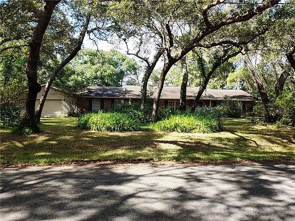 3rd image of 220 Morton Ln