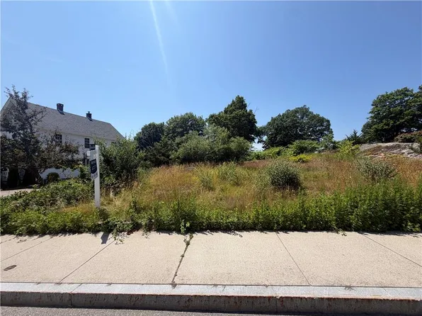 208 High St, Westerly, RI 02891