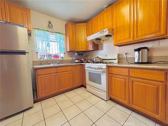5th image of 3817 Rosemead Blvd