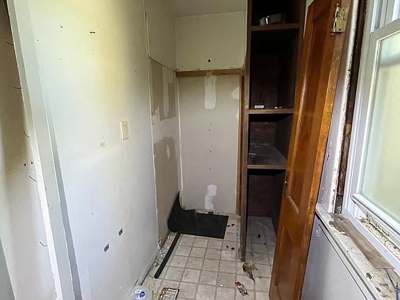 2nd image of 1308 S Easton Ave