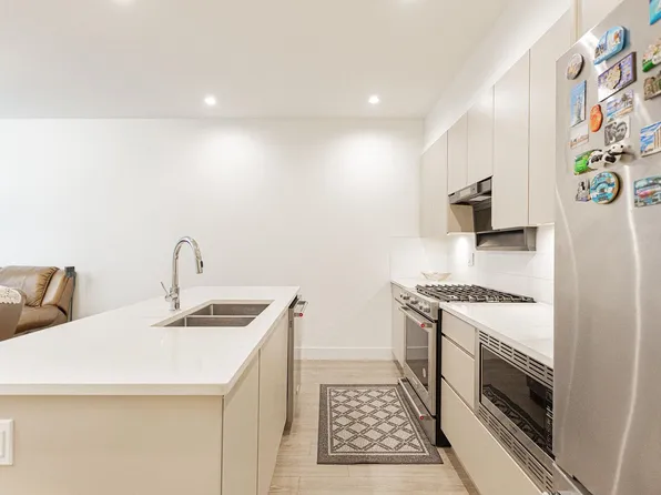 16433 19th Ave #152, Surrey, BC V3Z 0Z1