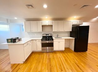 7 Capen St FLOOR 3, Medford, MA 02155