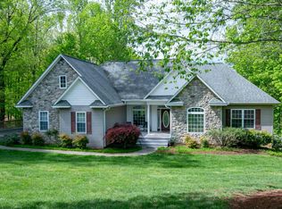 Virginia Key Dr, Union hall, VA 24176