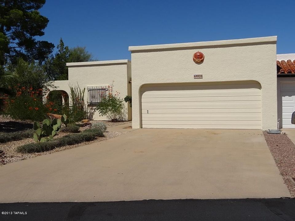 2nd image of 926 W Camino Guarina