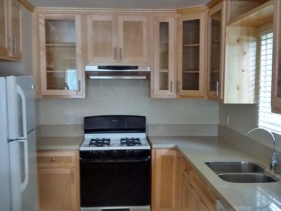 2nd image of 1000 N Doheny Dr APT 206