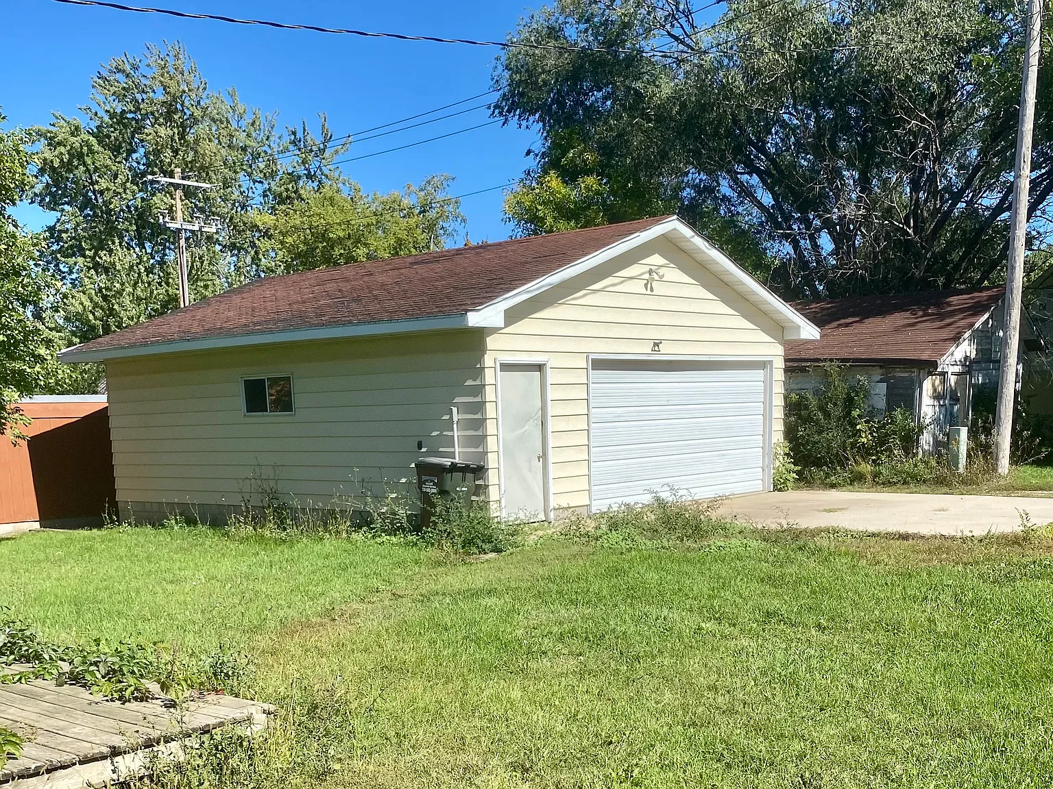 2 bed, 1100 sqft, $1,200 — Photo 2