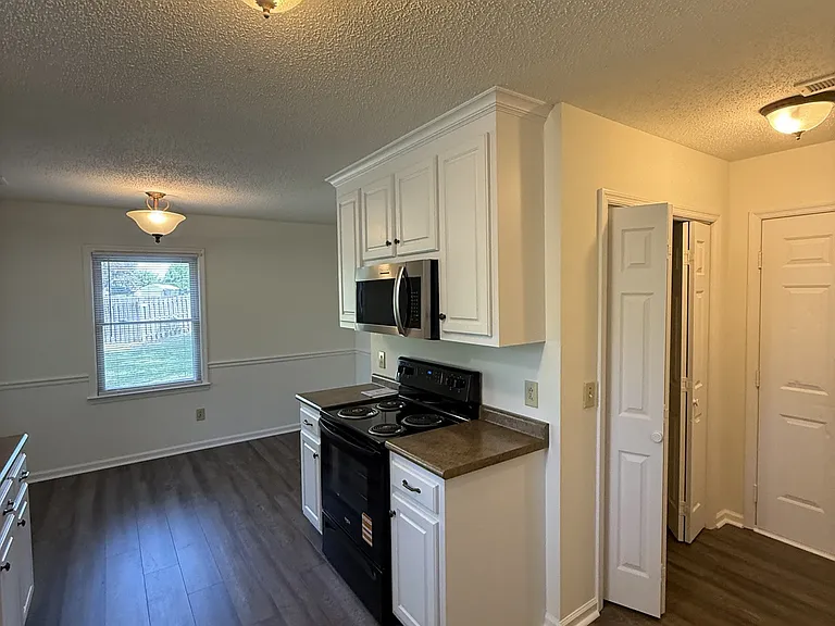 104 Shaverlee Ct — Photo 10