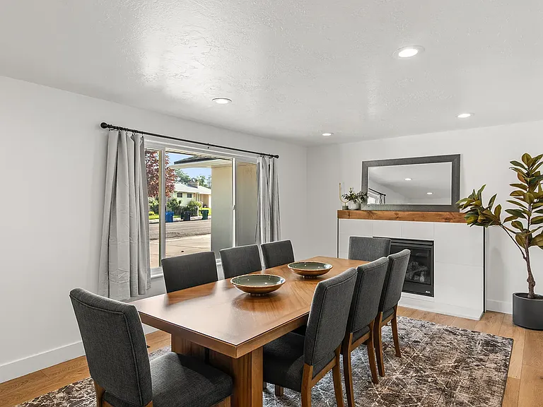 940 E Buddlea Dr — Photo 8