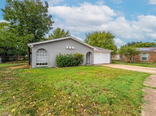 3512 Richardson Ct, Fort Worth, TX 76119