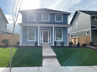 1019 SW J St, Grants Pass, OR 97526