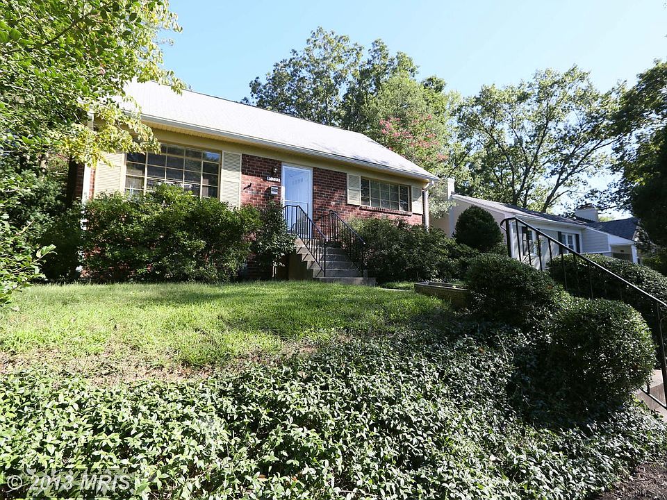 2nd image of 10203 Clearbrook Pl