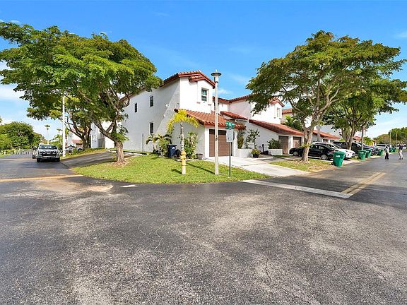 3rd image of 20990 SW 83rd Ave