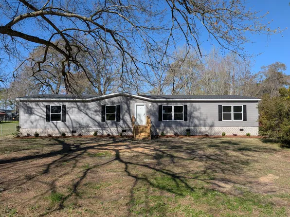 1284 Pocahontas Cir, Manning, SC 29102