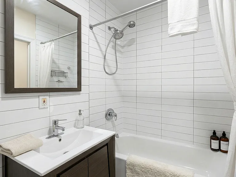 160 E 103rd St #5 — Photo 5