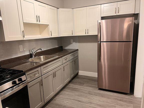 2nd image of 395 Park Ave #B14