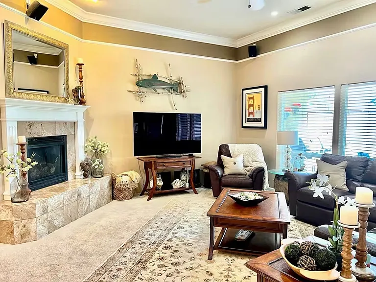 113 Sterling Oaks Dr — Photo 2