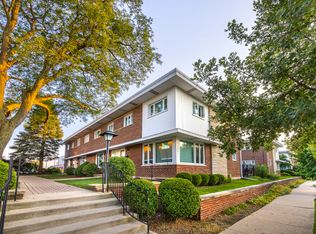 1001 Peterson Ave UNIT B, Park Ridge, IL 60068