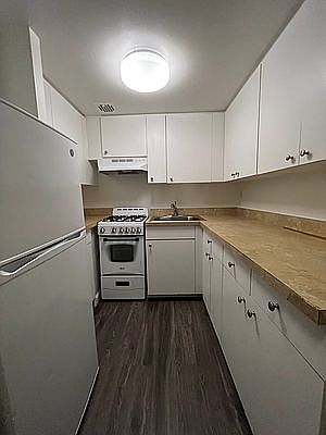4th image of 88 Fulton St #112A