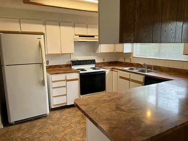 2807 Wildplum Dr — Photo 3