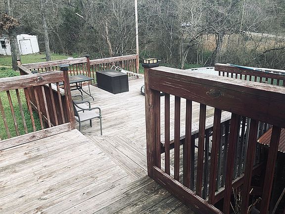 Large Deck, above ground poo