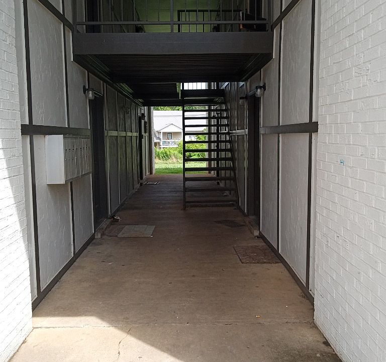 Building Photo 5