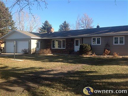 New windows, open kitchen, central air, new paint outside,
