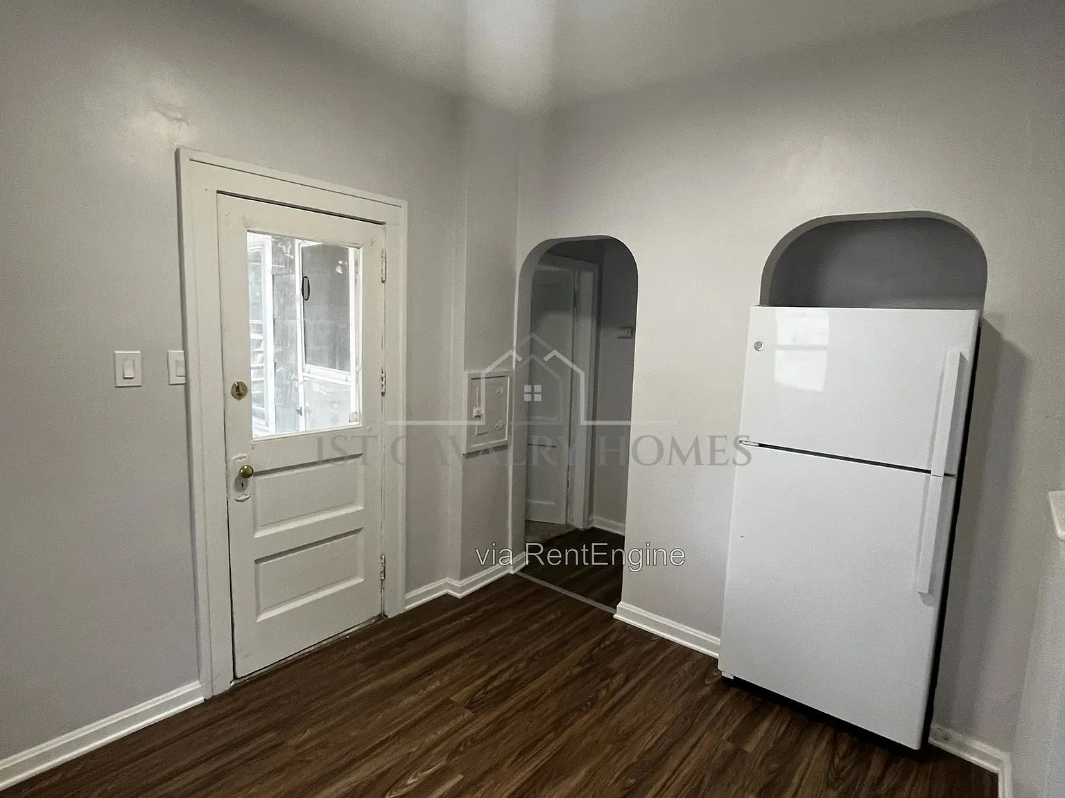 1383 Curtis St — Photo 4