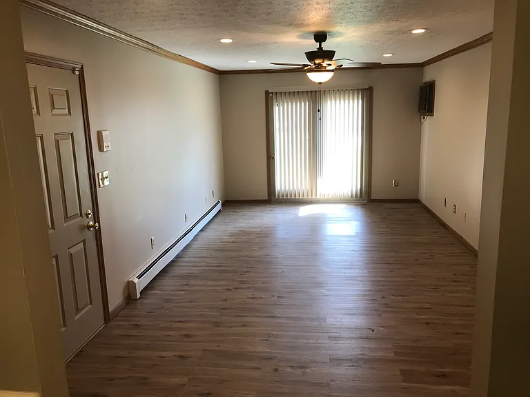 7374 Eisenhower Dr #4 — Photo 7