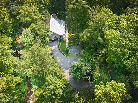 3rd image of 9757 Old Delaware Rd