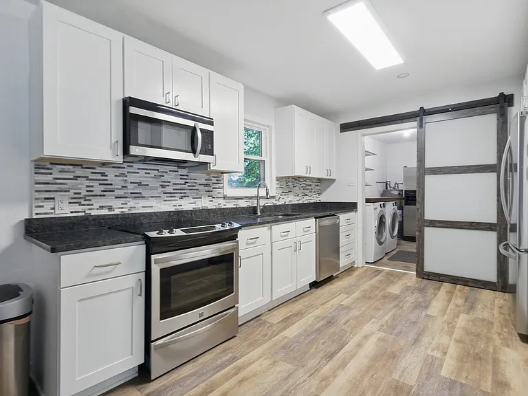 4105 Clintwood Ln — Photo 3