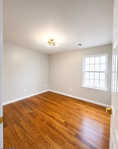 426 Marshall St — Photo 5