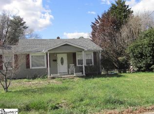114 Cummings St, Laurens, SC 29360