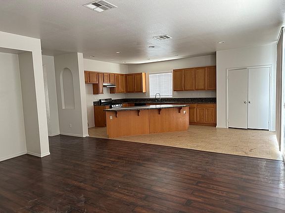 2nd image of 16625 Denham Ln