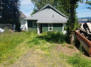 617 E B St, Rainier, OR 97048
