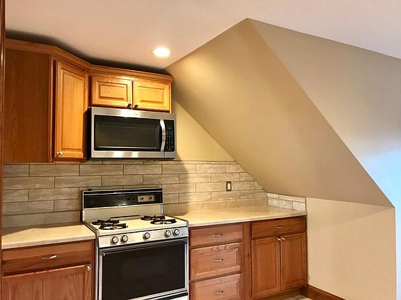 4th image of 629 Linwood Ave #3