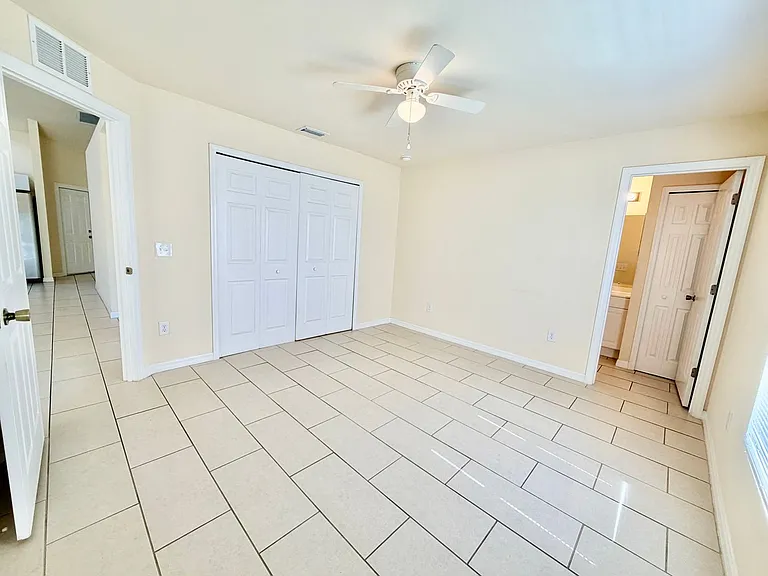 1044 NE 8th Pl — Photo 13