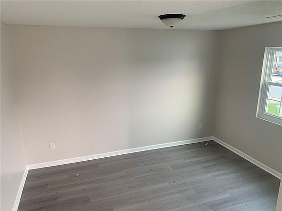 4th image of 801 Caledon Dr